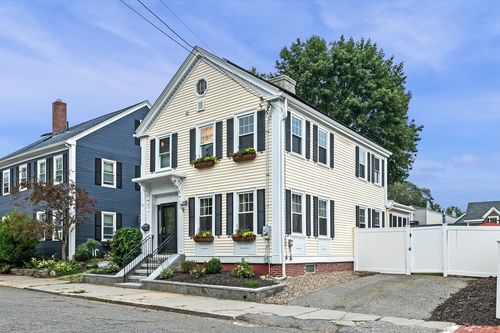129 Prospect St, Newburyport, MA, 01950-3008 | Card Image