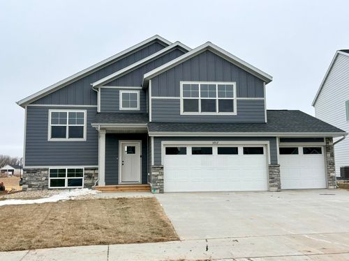 5917 S Coneflower Ave, Sioux Falls, SD, 57108-4572 | Card Image