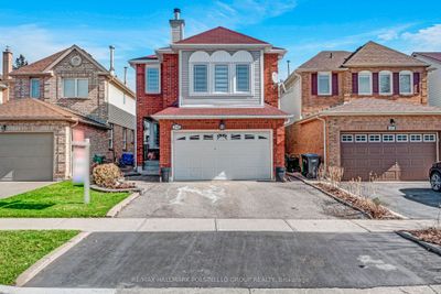 110 Beaconsfield Ave, House other with 4 bedrooms, 4 bathrooms and 4 parking in Brampton ON | Image 2