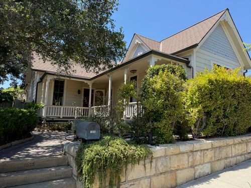 a-1035 E De La Guerra St, Santa Barbara, CA, 93103-2427 | Card Image