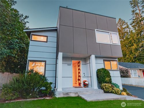 1420 S 272nd St, Des Moines, WA, 98198-9356 | Card Image