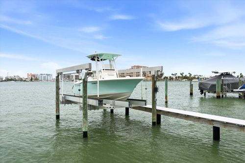 201-610 Island Way, CLEARWATER BEACH, FL, 33767-1942 | Card Image