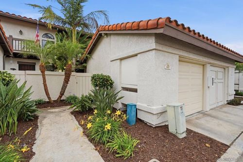 957 Fir Tree Pl, Carlsbad, CA, 92011-3926 | Card Image