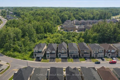 71 Woodhaven Ave, Aurora, ON, L4G3Y2 | Card Image