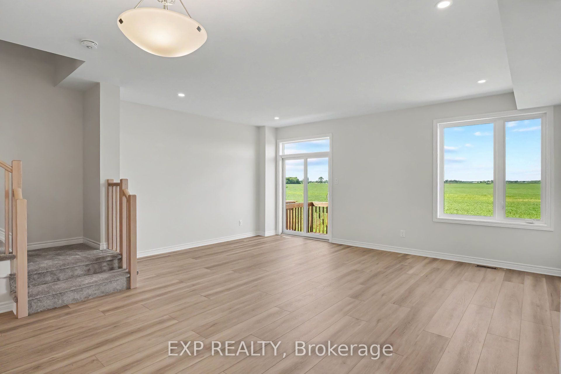 Residential Lease in Russell 5