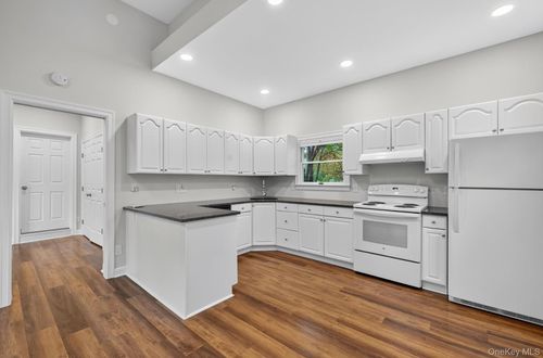 6 Greg Ln, East Northport, NY, 11731-5523 | Card Image