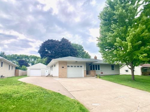 457 Division St, Gaylord, MN, 55334-2305 | Card Image
