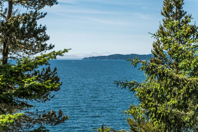 1050 Roxview Crt, House other with 4 bedrooms, 6 bathrooms and 3 parking in Sooke BC | Image 34