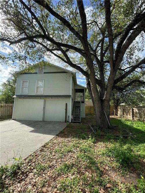 715 1/2 W Richard Ave, Kingsville, TX, 78363-4269 | Card Image