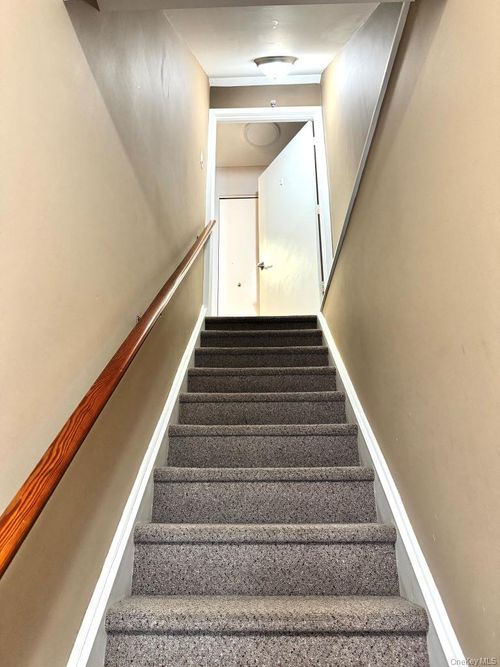 11-11 Livingston Mnr, Dobbs Ferry, NY, 10522-1728 | Card Image