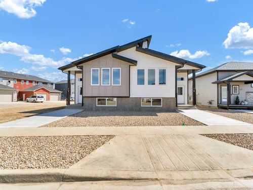 19 Somerside Gate Se, Medicine Hat, AB, T1B0M1 | Card Image