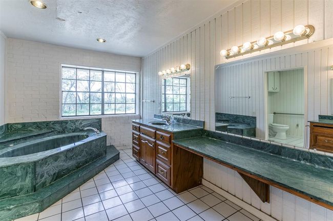 180 Fcr 797, Home with 6 bedrooms, 7 bathrooms and null parking in Donie TX | Image 10