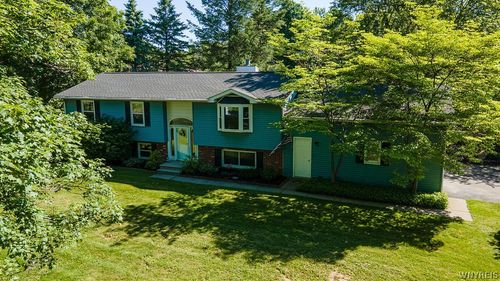13670 Martin Rd, Akron, NY, 14001-9633 | Card Image