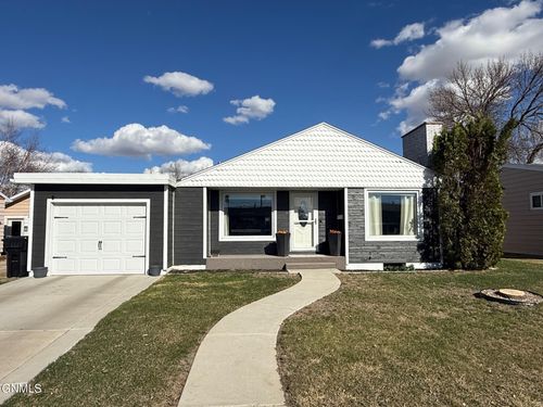 1620 1st Avenue W, Williston, ND, 58801 | Card Image