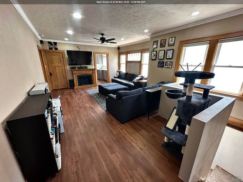 706 S Irene St, Sioux City, IA, 51106-1127 | Card Image