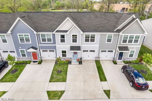 1278 Divot Cir, Akron, OH, 44313-4829 | Card Image