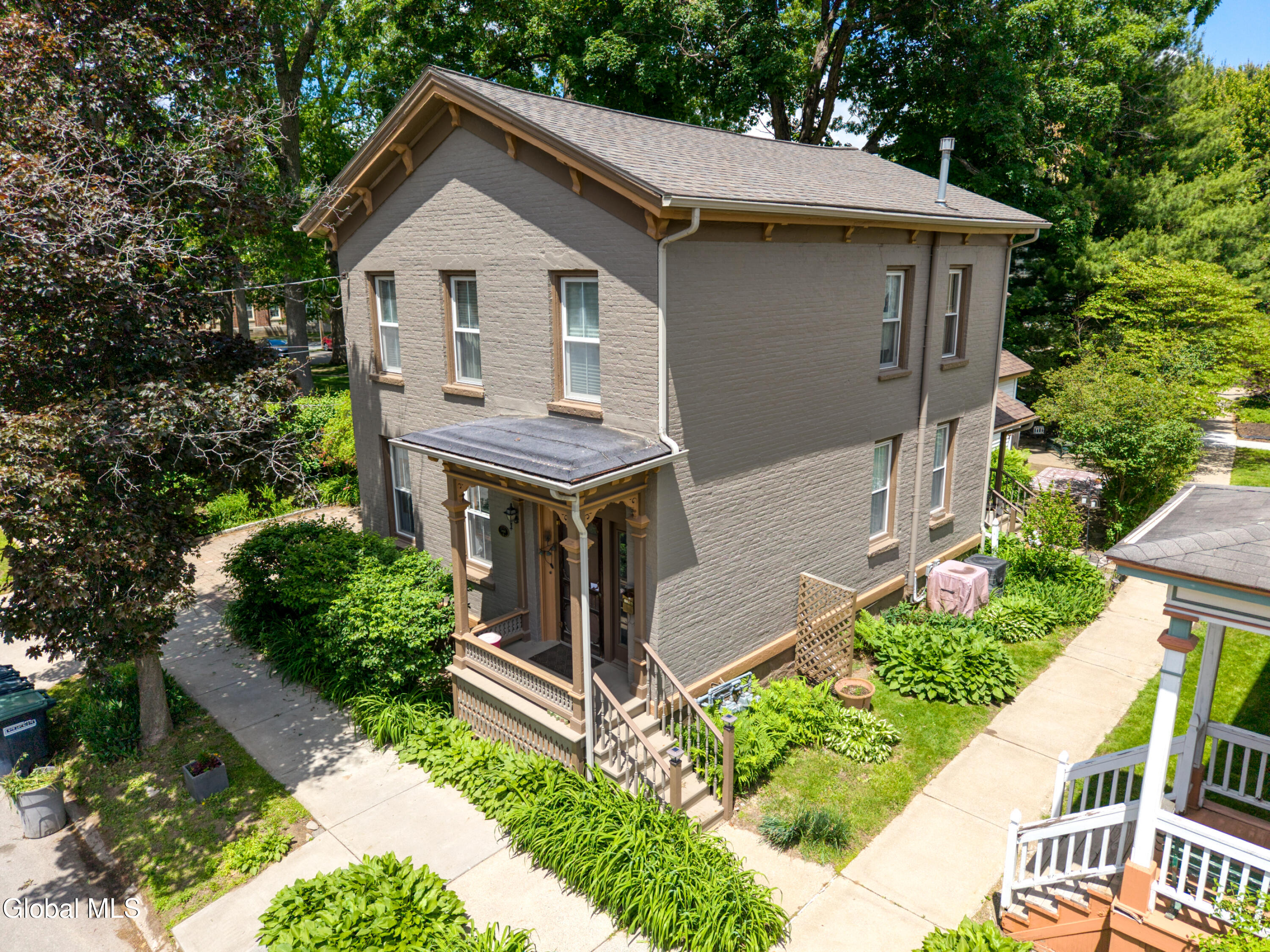 Residential in Saratoga Springs, Inside 5