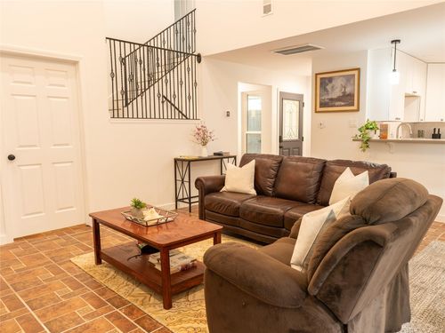 10254 Valleywood Dr, Houston, TX, 77041-8847 | Card Image