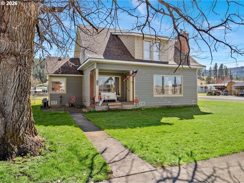 206 W 1st St, Wallowa, OR, 97885-8557 | Card Image
