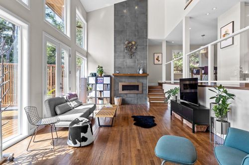 6965 Marine Dr, West Vancouver, BC, V7W2T4 | Card Image
