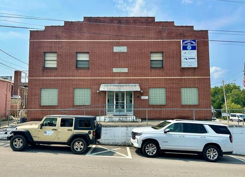 103 W Henson St, Livingston, TN, 38570-1823 | Card Image