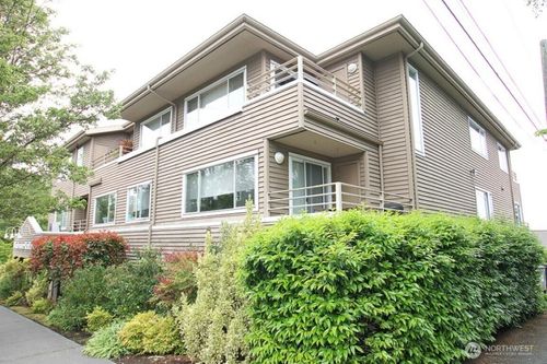 apt-303-214 W Mcgraw St, Seattle, WA, 98119-2676 | Card Image