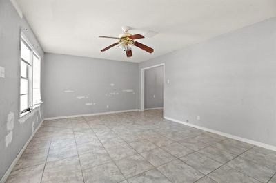 6809 W Bayou Drive, House other with 4 bedrooms, 1 bathrooms and null parking in Hitchcock TX | Image 2