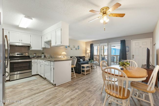 APT-1F - 505 Carolina Beach Ave N, Condo with 2 bedrooms, 2 bathrooms and null parking in Carolina Beach NC | Image 7