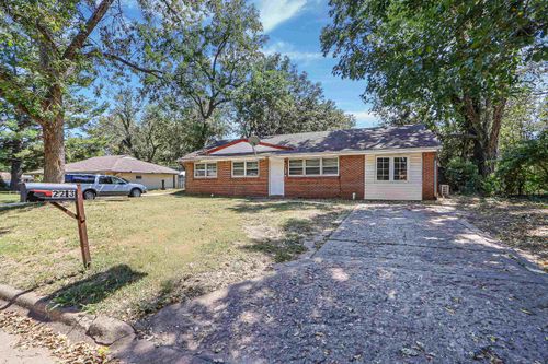 2213 Todd Rd, Manhattan, KS, 66502-3443 | Card Image