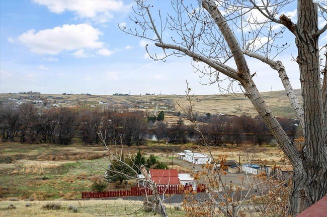 73805 N Demoss Rd, Home with 3 bedrooms, 3 bathrooms and null parking in Benton City WA | Image 23