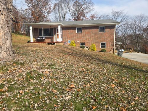 824 Pleasant View Dr, Dandridge, TN, 37725-4604 | Card Image