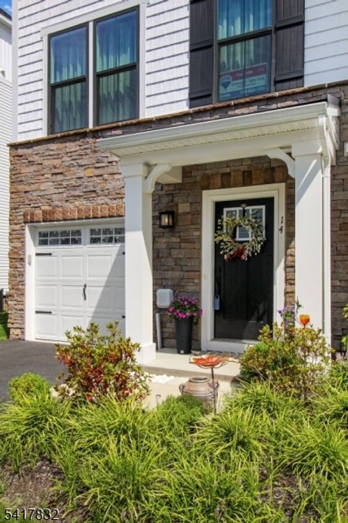 14 Saw Mill Cir, Hackettstown, NJ, 07840-1386 | Card Image