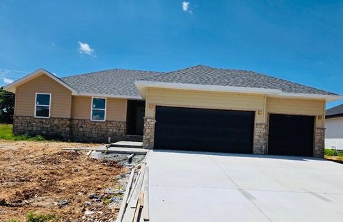 921 S Deerfield Ct, Nixa, MO, 65714-4264 | Card Image