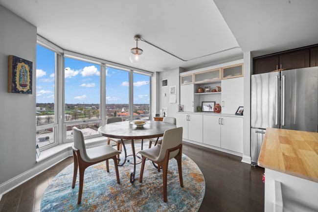 Floor to Ceiling Windows in the Dining Room | Image 12
