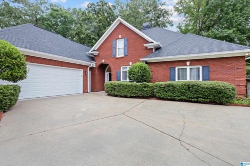 208 Woodbridge Ln, Hoover, AL, 35242-7112 | Card Image