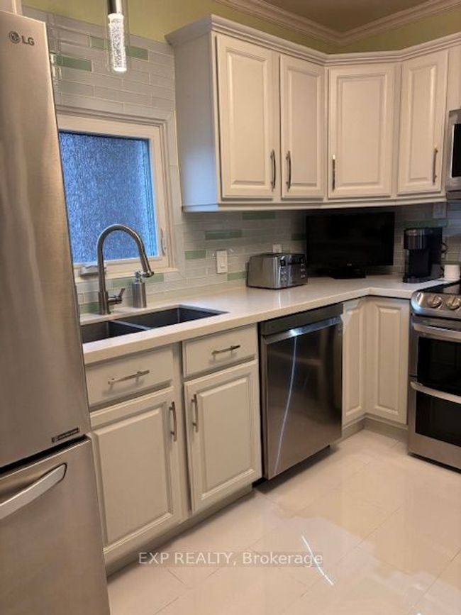 1 - 140 Ottawa St S, House other with 2 bedrooms, 1 bathrooms and 1 parking in Hamilton ON | Image 14