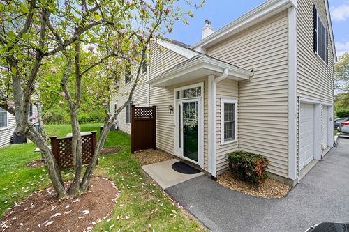 7-7 Evergreen Cir, Canton, MA, 02021-2076 | Card Image