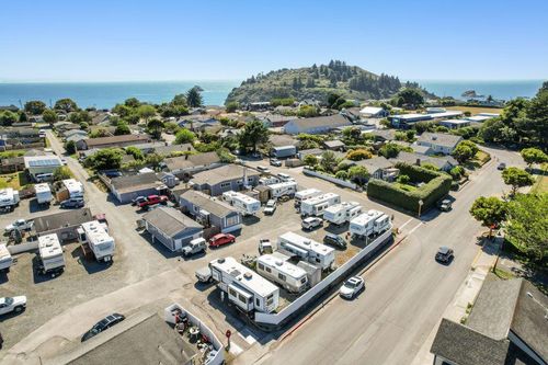 305 Ocean Ave, Trinidad, CA, 95570-9528 | Card Image
