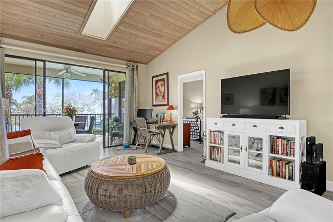 APT-13 - 6121 Se Landing Way, Condo with 3 bedrooms, 2 bathrooms and null parking in Stuart FL | Image 21