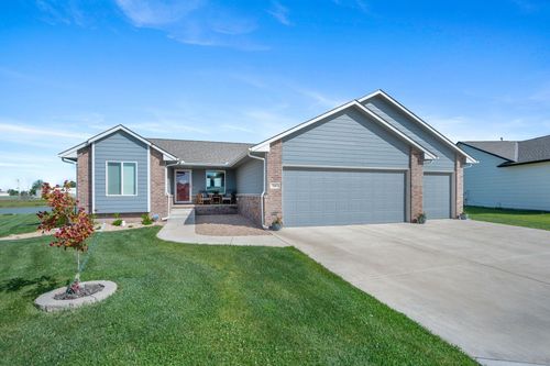 768 E Sunset Cir, Goddard, KS, 67052-8670 | Card Image