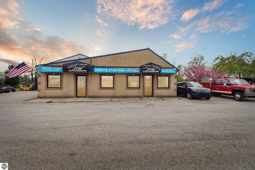 3159 Monroe Road, Alma, MI, 48801-2276 | Card Image