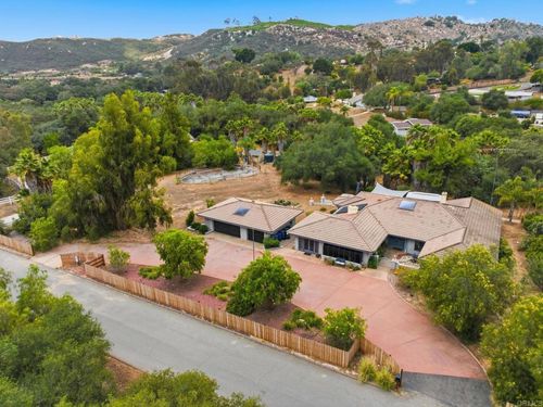 10190 Rayford Dr, Escondido, CA, 92026-8201 | Card Image