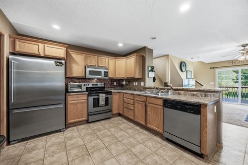366 Kelso Dr, Fairfax, IA, 52228-9615 | Card Image