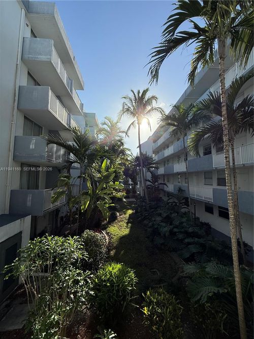 apt-212a-1801 S Treasure Dr, North Bay Village, FL, 33141-4320 | Card Image