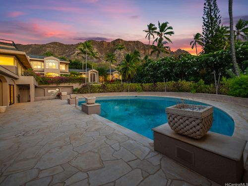 3239 Noela Dr, Honolulu, HI, 96815-4517 | Card Image