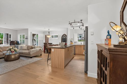 209-8717 160 St, Surrey, BC, V4N5X7 | Card Image
