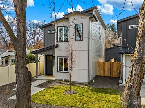 2111 S Pacific St, Boise, ID, 83705-3963 | Card Image