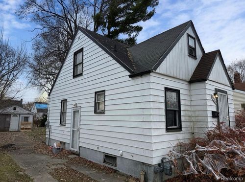 15900 Coram St, Detroit, MI, 48205-2555 | Card Image