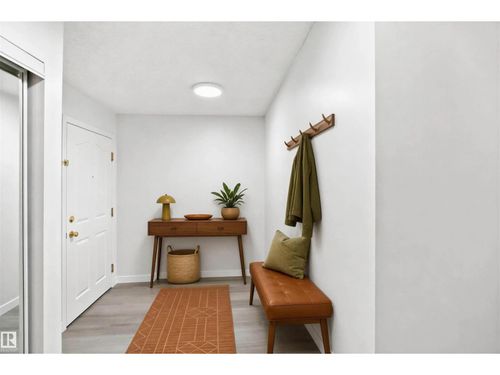 124-10511 42 Ave Nw, Edmonton, AB, T6J7G8 | Card Image