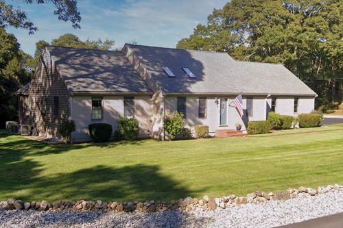 9 Split Rock Rd, Dennis, MA, 02638-2324 | Card Image